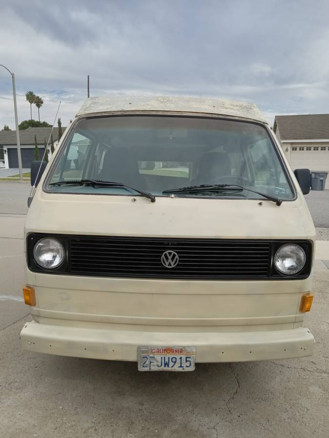 Volkswagen-Vanagon-camper-1981-yellow