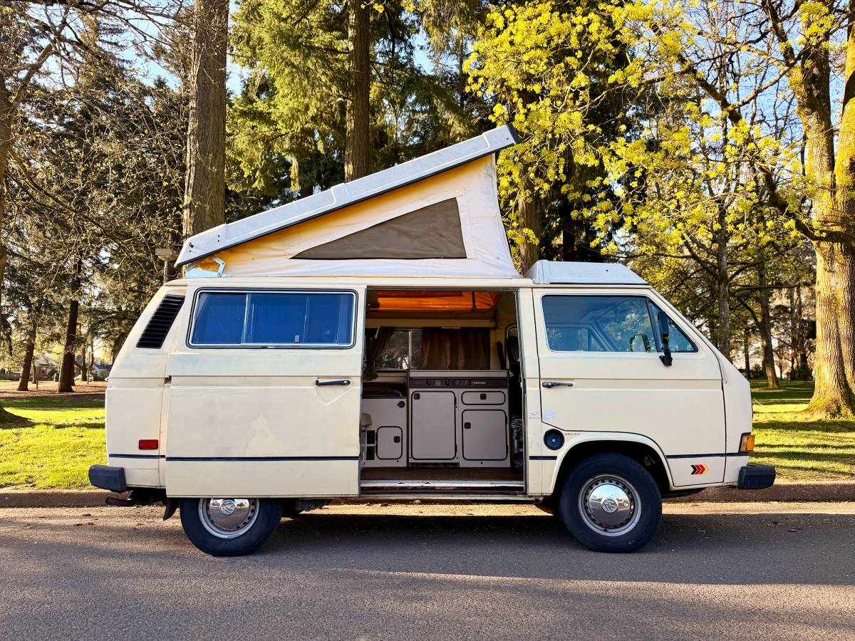 Volkswagen-Vanagon-westfalia-1982-white