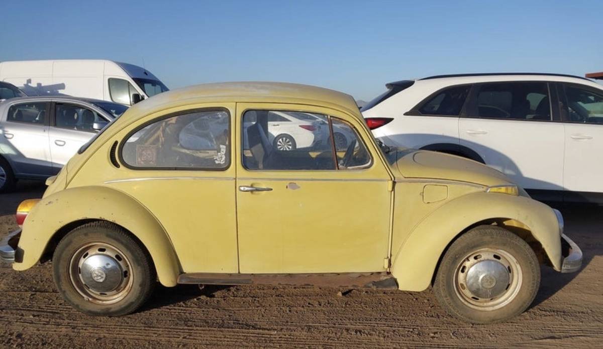 Volswagen-beetle-1973-yellow
