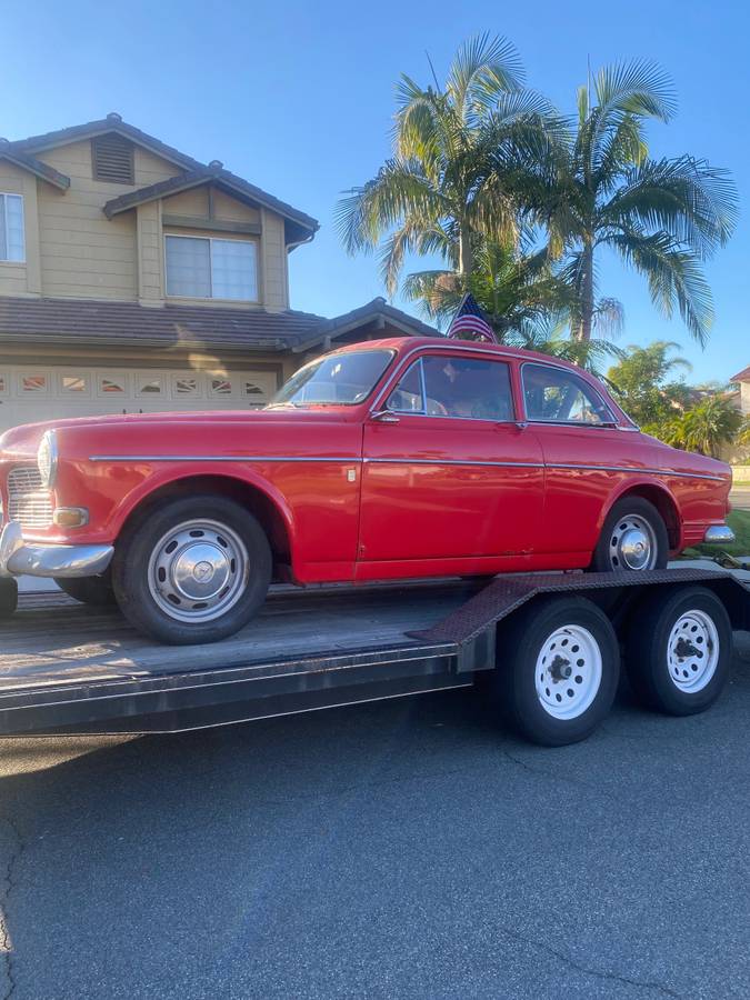 Volvo-122s-1967-red