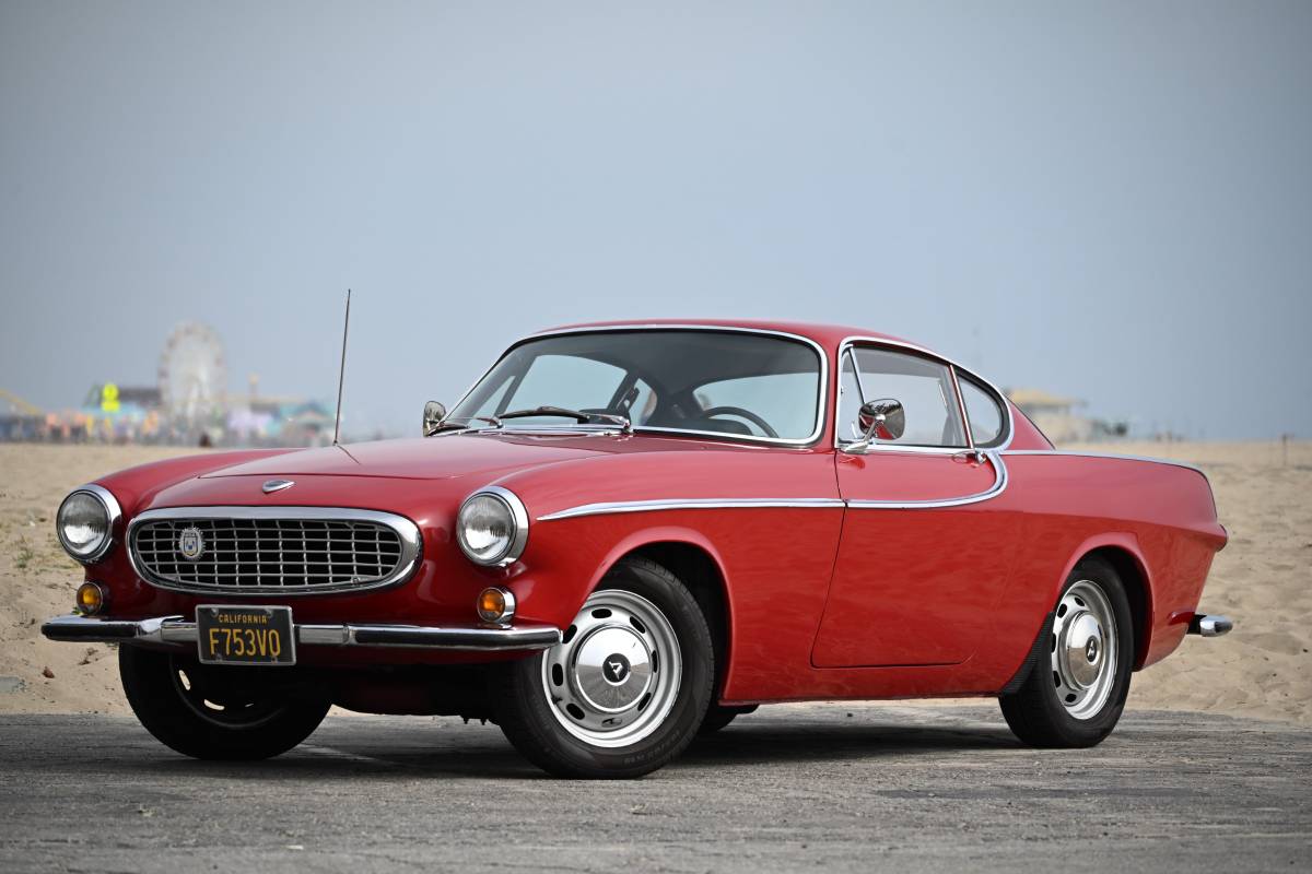 Volvo-1800-1965-red