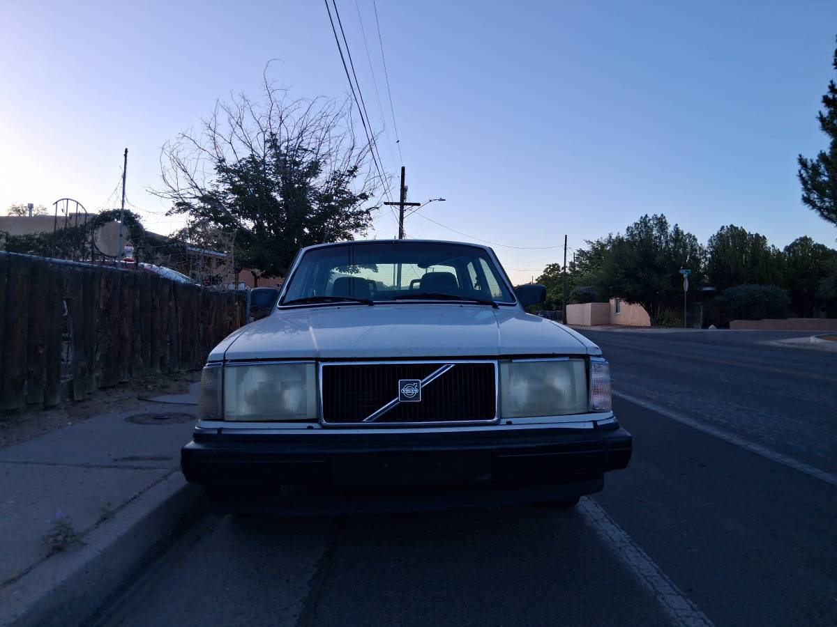 Volvo-240-1989