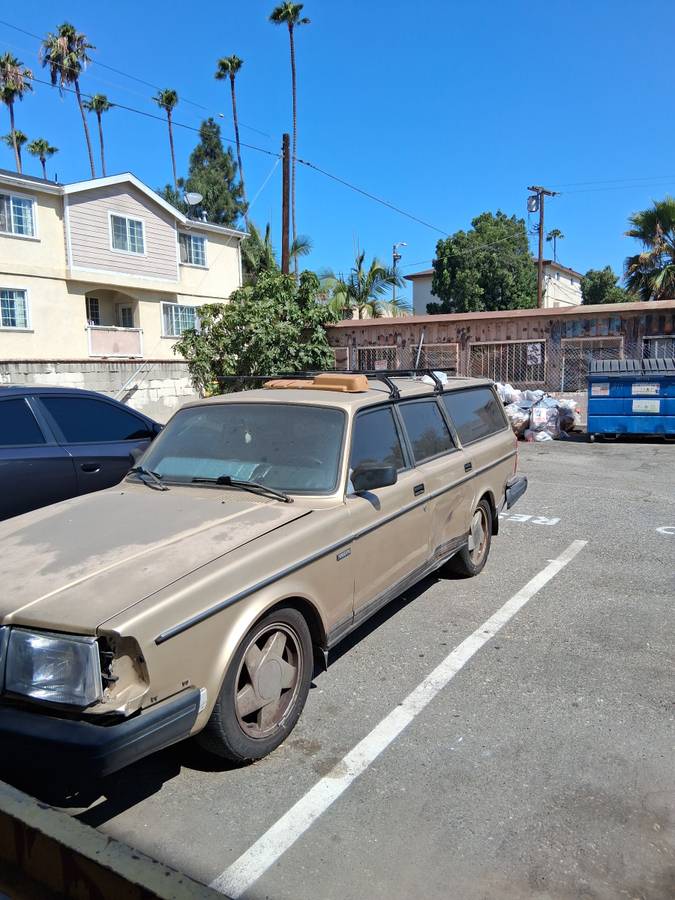 Volvo-240-wagon-5-speed-1992