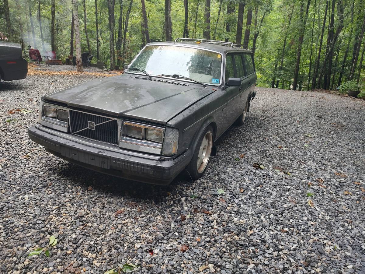 Volvo-245-dl-1985-black