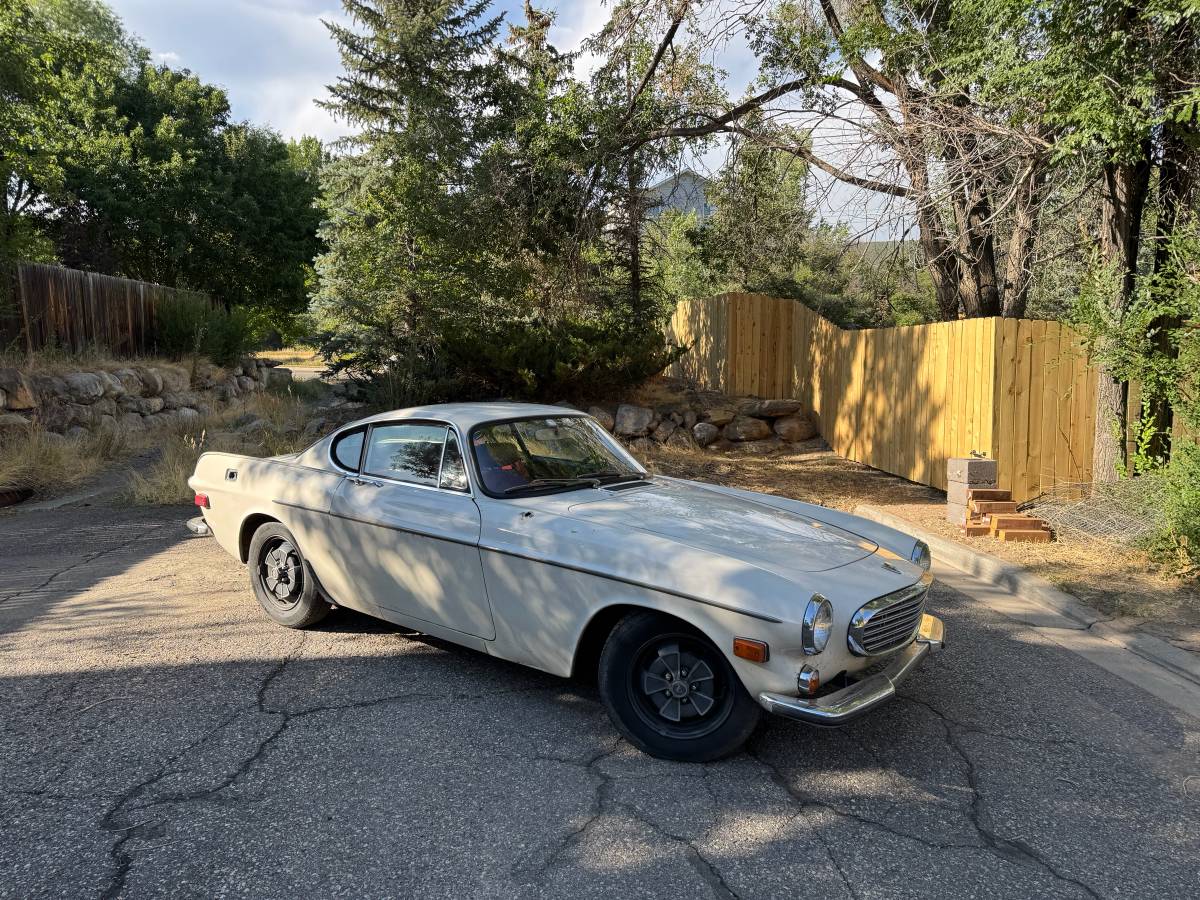 Volvo-P-1800-e-1970-white
