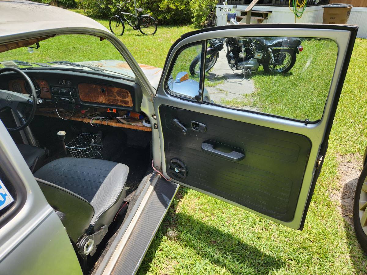 Vw-beetle-1977-grey