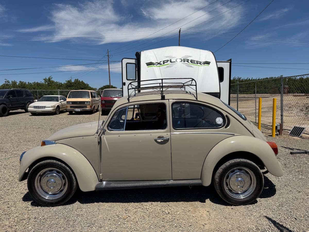 Vw-bug-1976-white