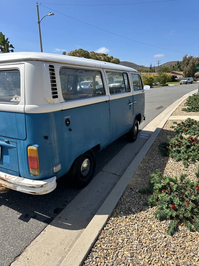 Vw-bus-1975-blue