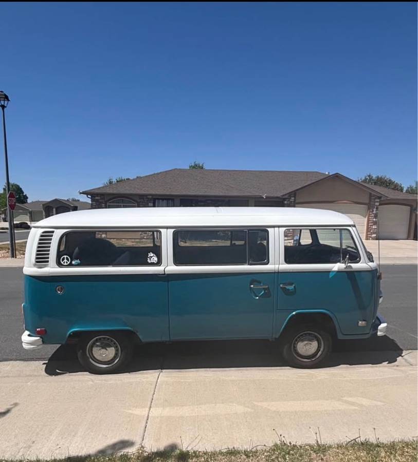 Vw-bus-1976-blue