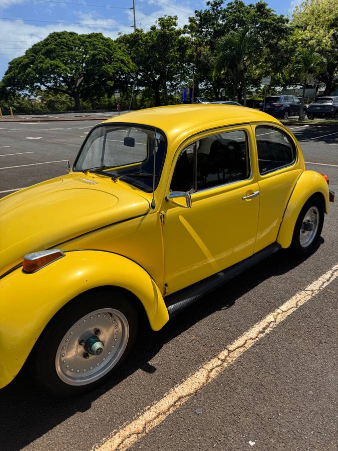 Vw-sedan-1975-yellow