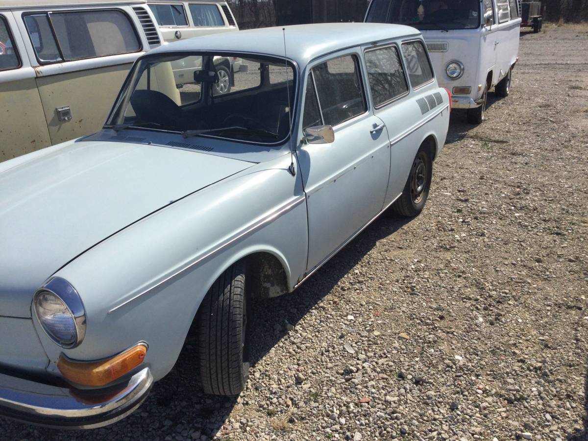 Vw-squareback-1970-blue