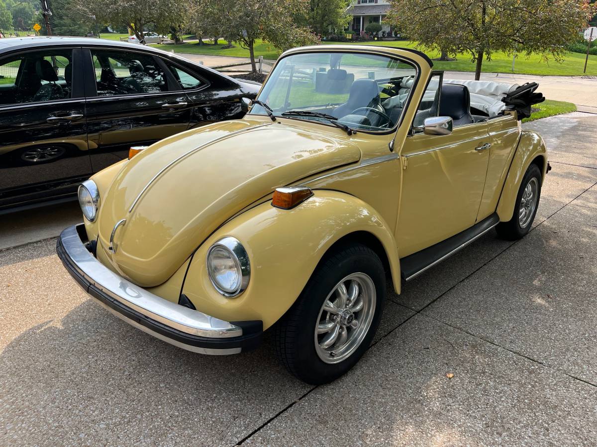 Vw-super-beetle-1974-yellow