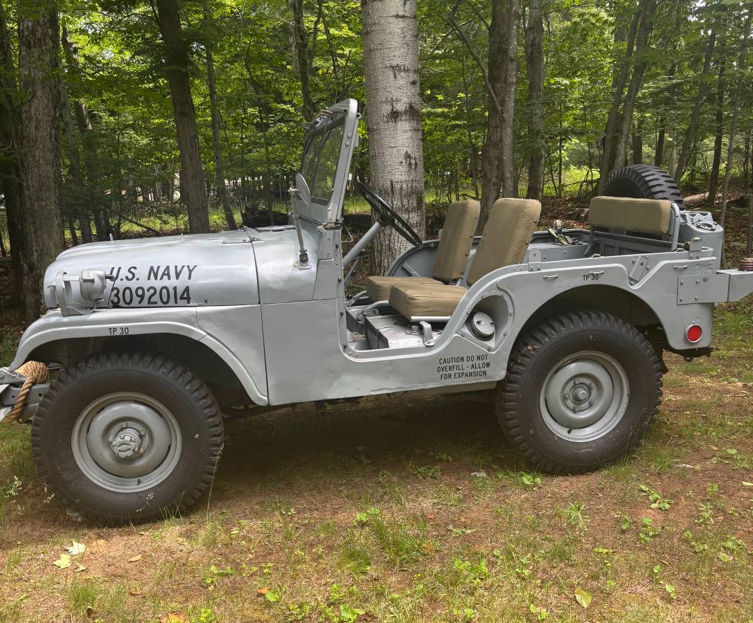 Willys-Jeep-1955-grey