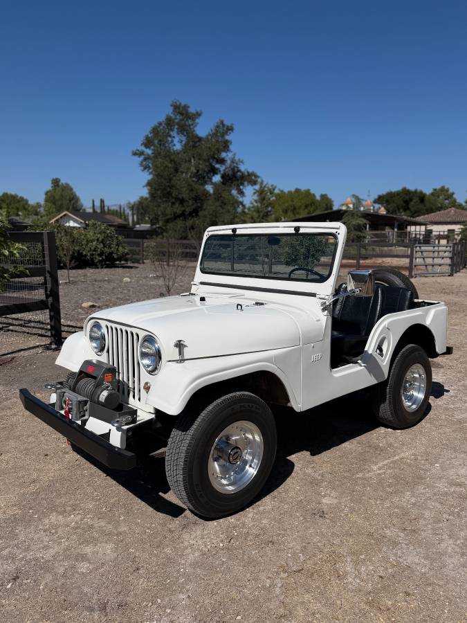 Willys-Jeep-1961-white
