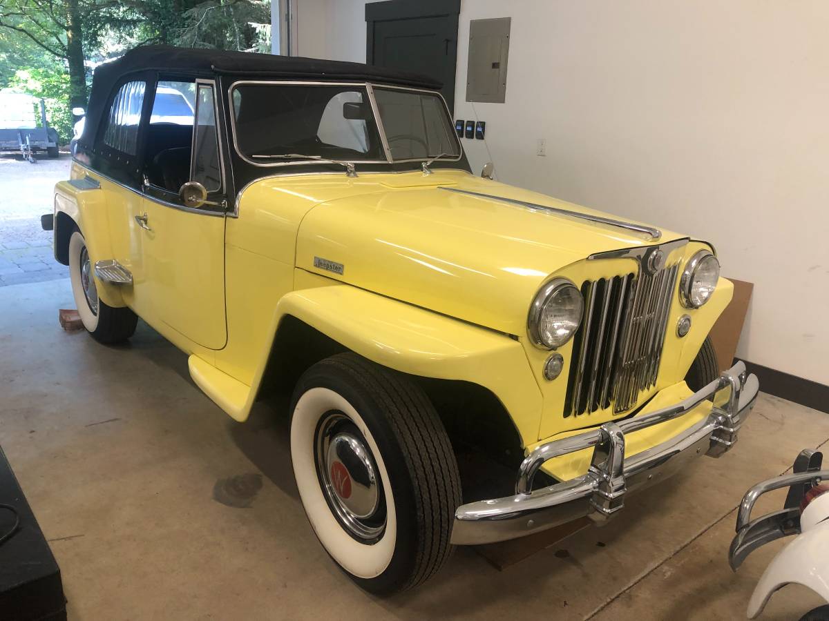 Willys-Jeepster-1949-yellow