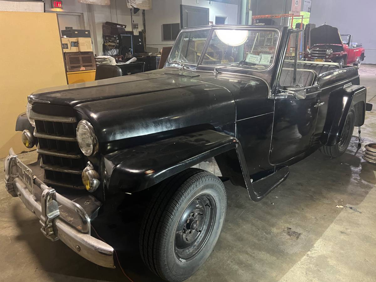 Willys-Jeepster-1950