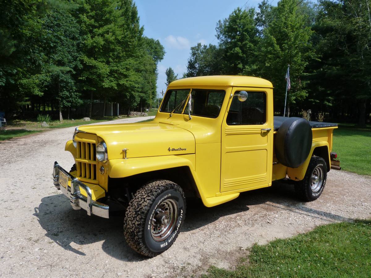 Willys-Pickup-1954-yellow