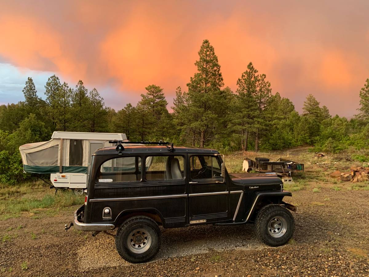 Willys-Utility-wagon-1960-grey