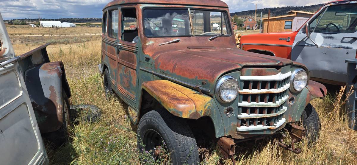 Willys-Wagon-1953-green