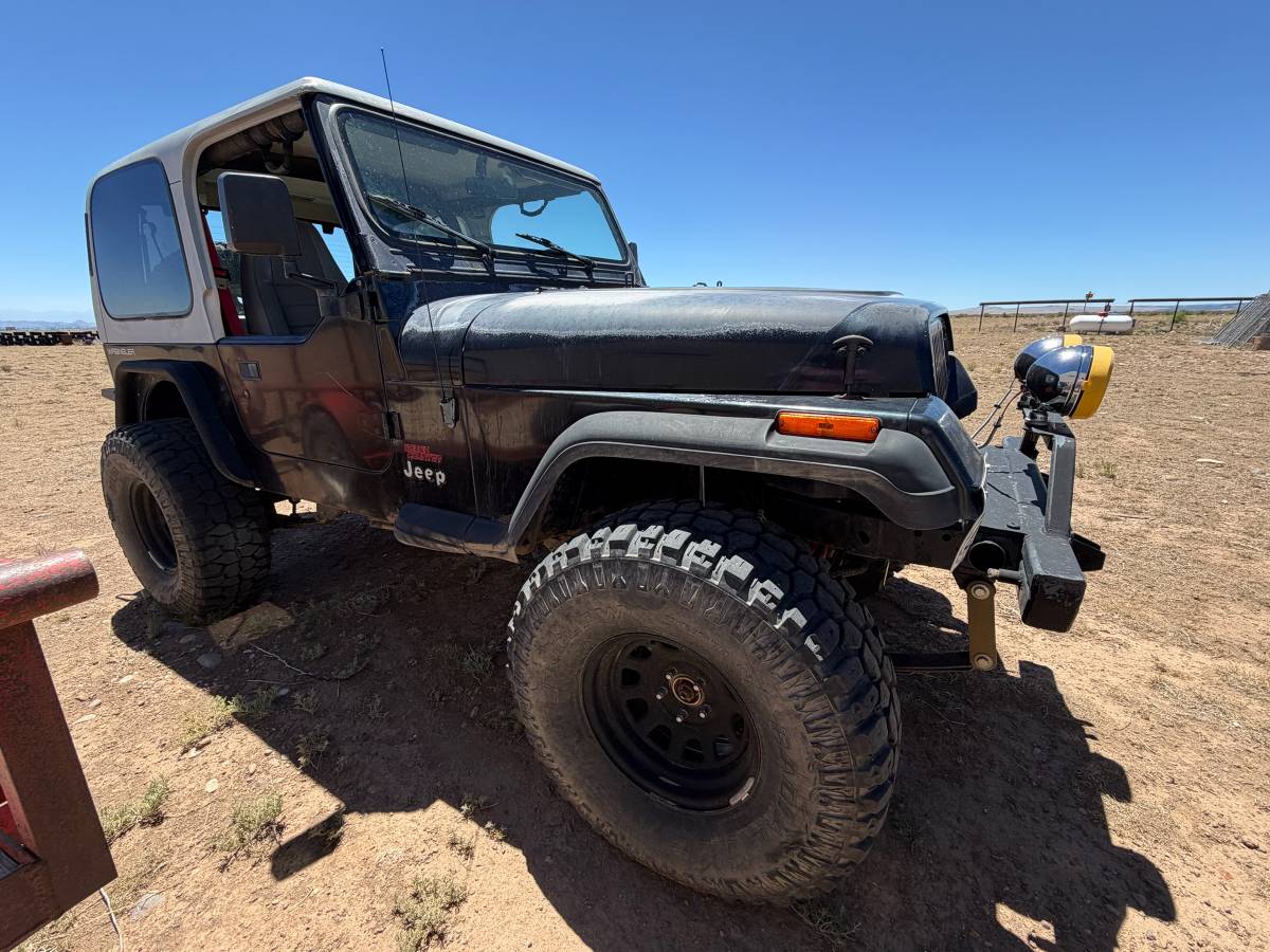 Yj-jeep-wrangler-4x4-1993-black