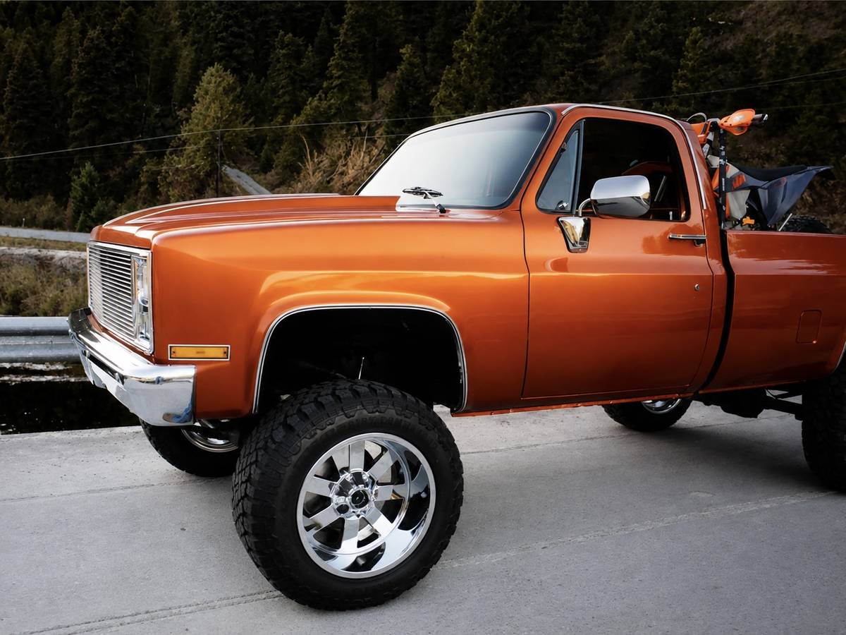 1883-gmc-k1500-1983-orange