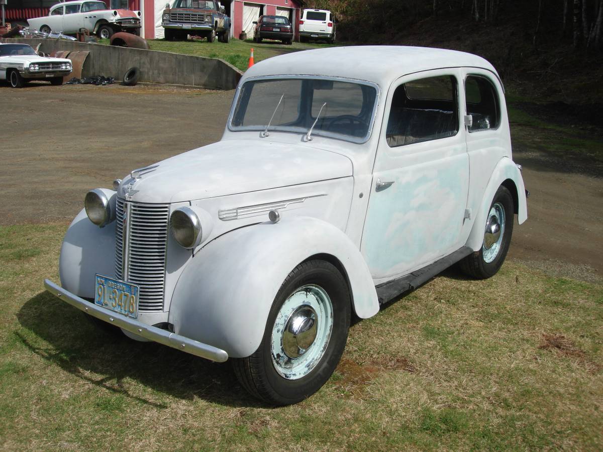 2dr.-saloon-1940-grey
