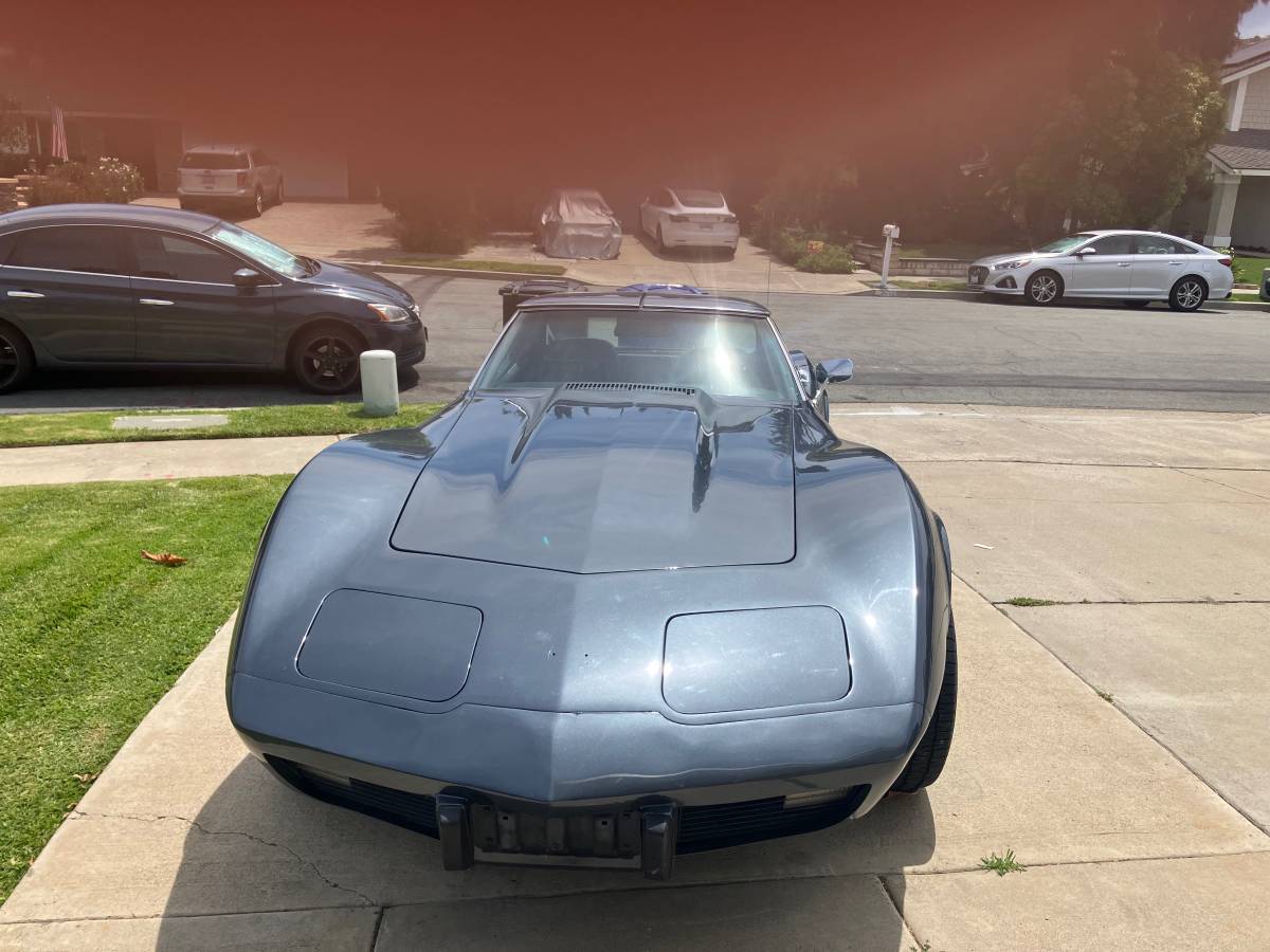 75-corvette-sringray-1975