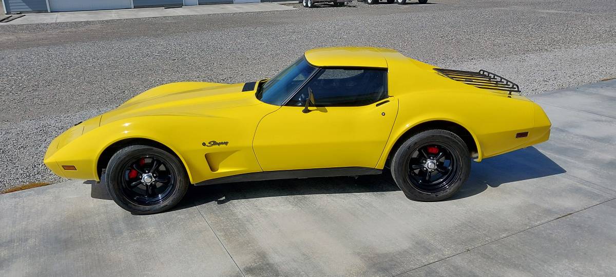 76-chevrolet-corvette-stingray-1976-yellow