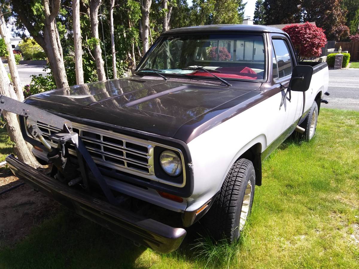 76-dodge-power-wagon-shorty-1976