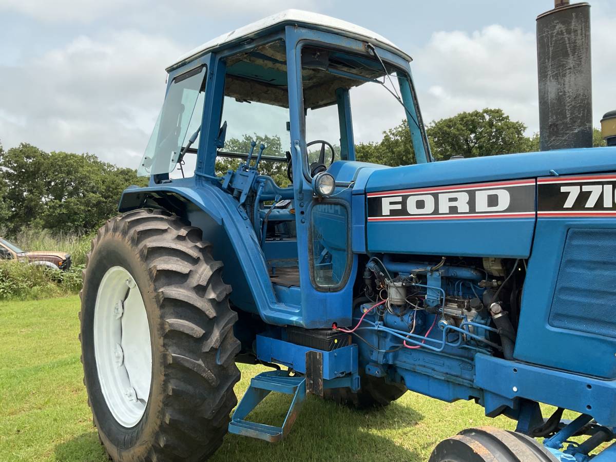 7710-ford-diesel-1984-blue