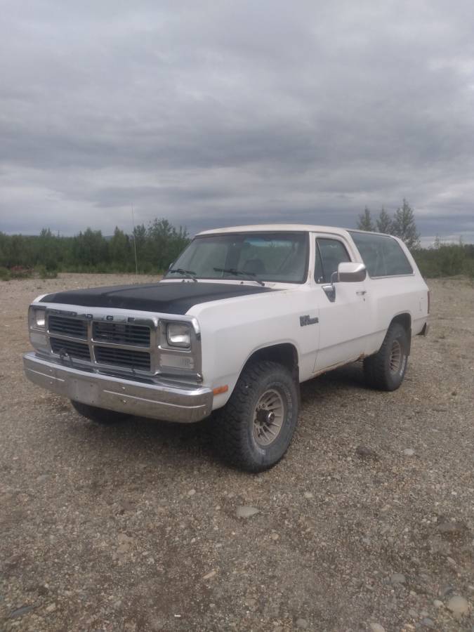 92-dodge-ramcharger-le-1992-white