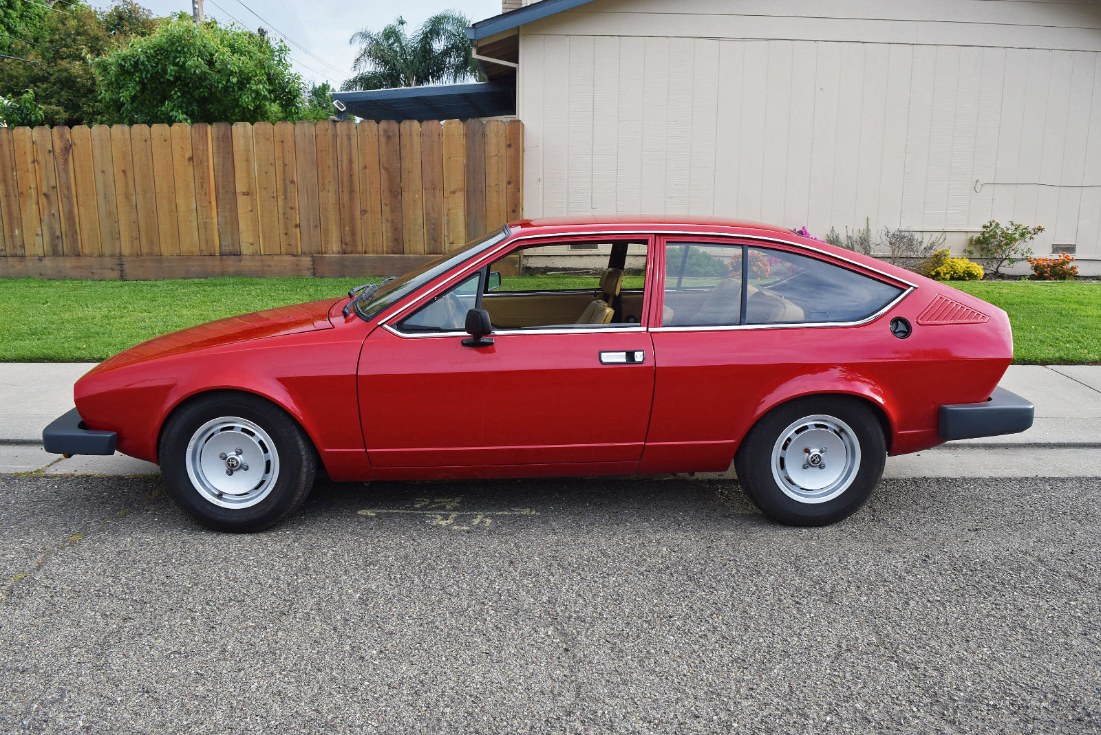 Alfa-Romeo-Alfetta-GTSprint-Veloce-1979-Coupe-beige