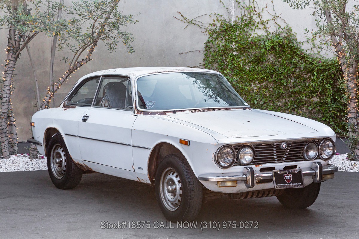 Alfa-Romeo-GTV-1974