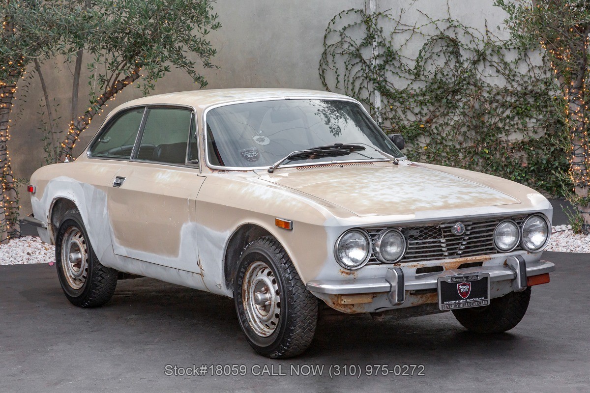 Alfa-Romeo-GTV-1974