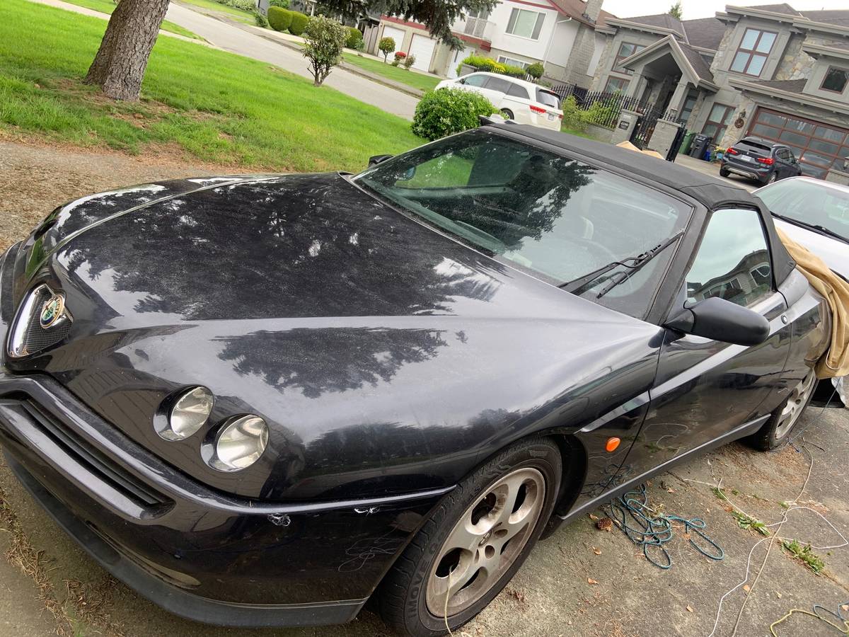 Alfa-romeo-Spider-1996-black