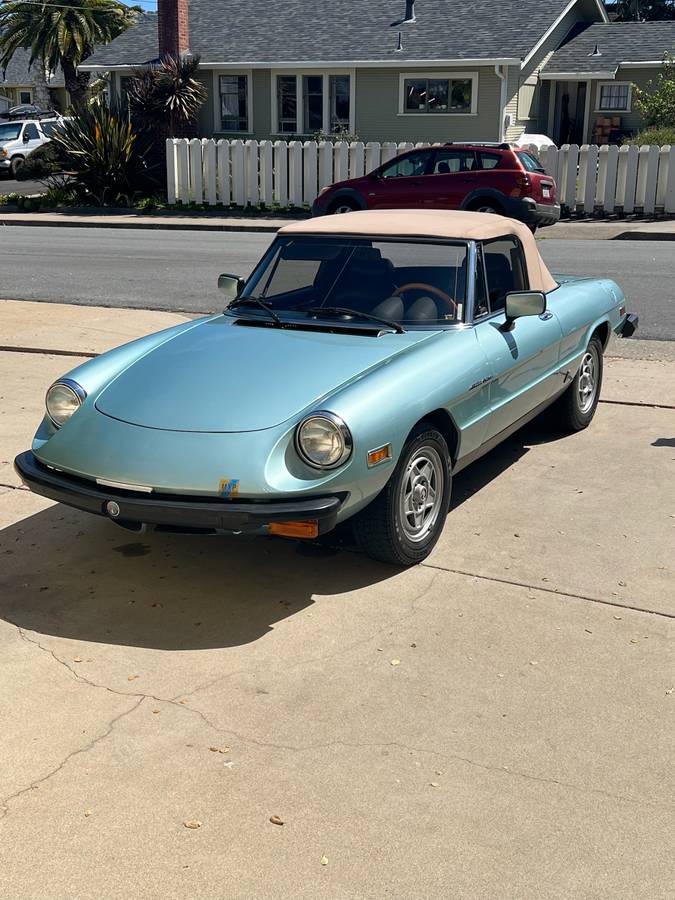 Alfa-romeo-Spider-veloce-1982-custom
