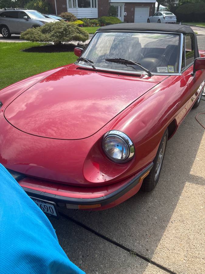 Alfa-romeo-Spider-veloce-1986-Red