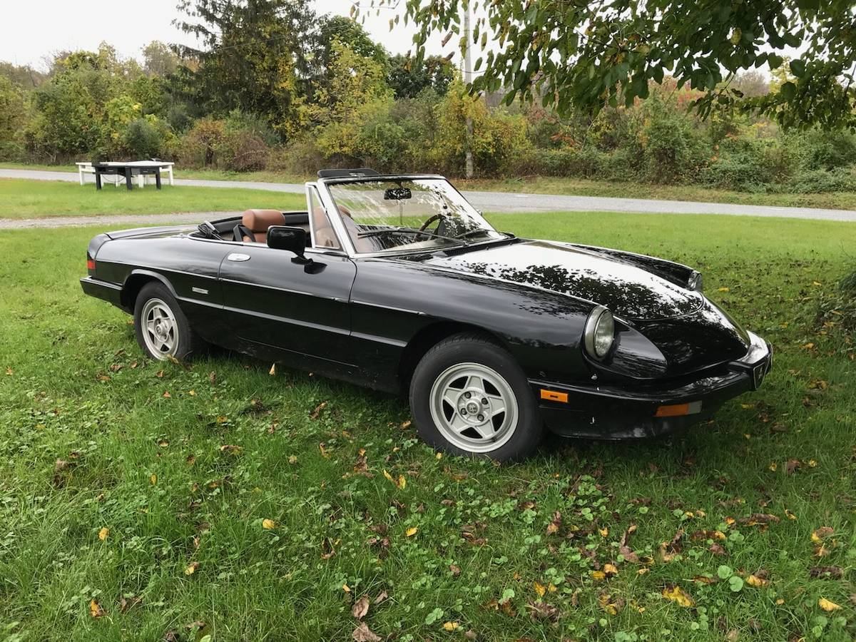 Alfa-romeo-Spider-veloce-1986-black Alfa-romeo-Spider-veloce-1986-black