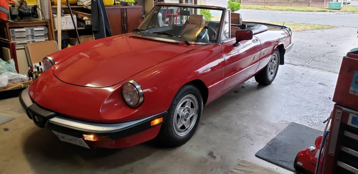 Alfa-romeo-Spider-veloce-1987-red