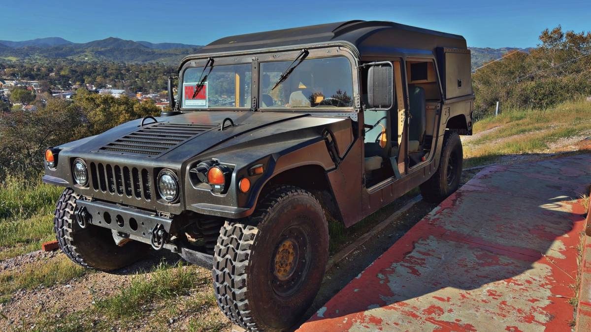Am-general-Humvee-1987-black