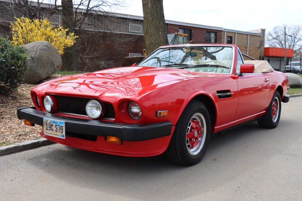 Aston Martin V8 Volante 1979