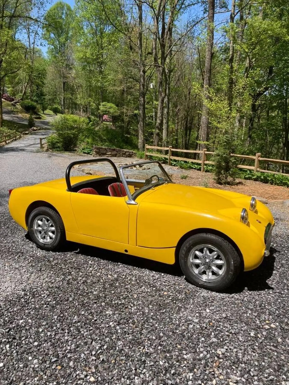 Austin-healey-Bugeye-1961-Bright-Yellow-Red