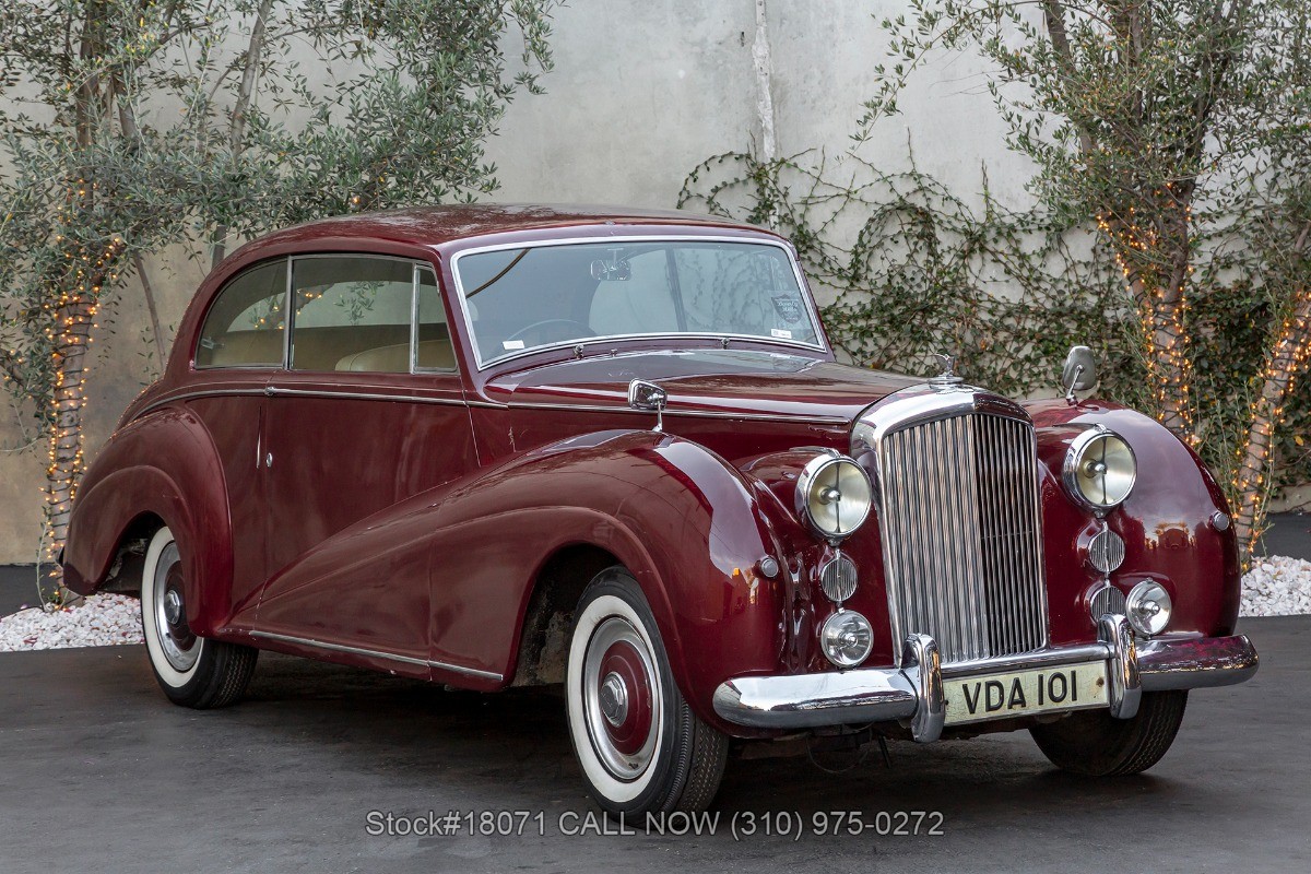 Bentley-Mark-VI-James-Young-1952
