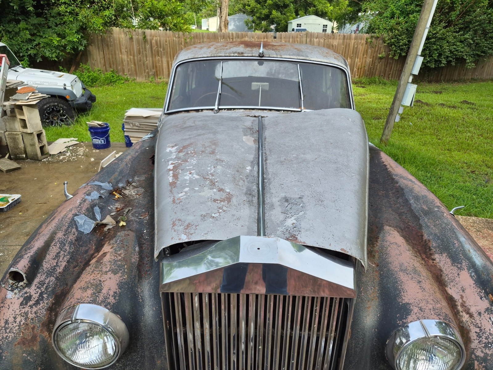 Bentley-s-1-1956-four-door-Burgundy