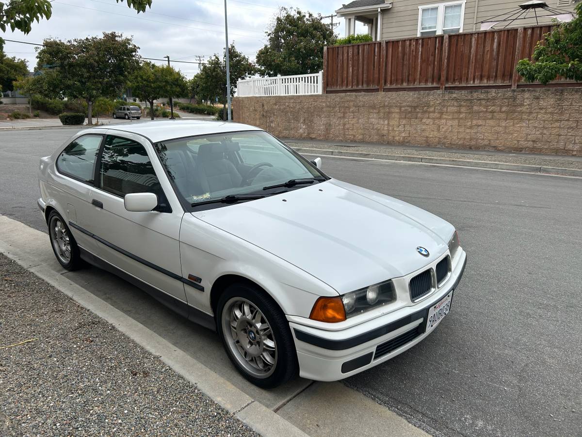 Bmw-318ti-1995-white