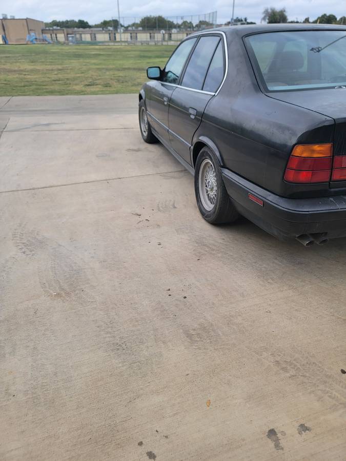 Bmw-5-series-535i-1991-black