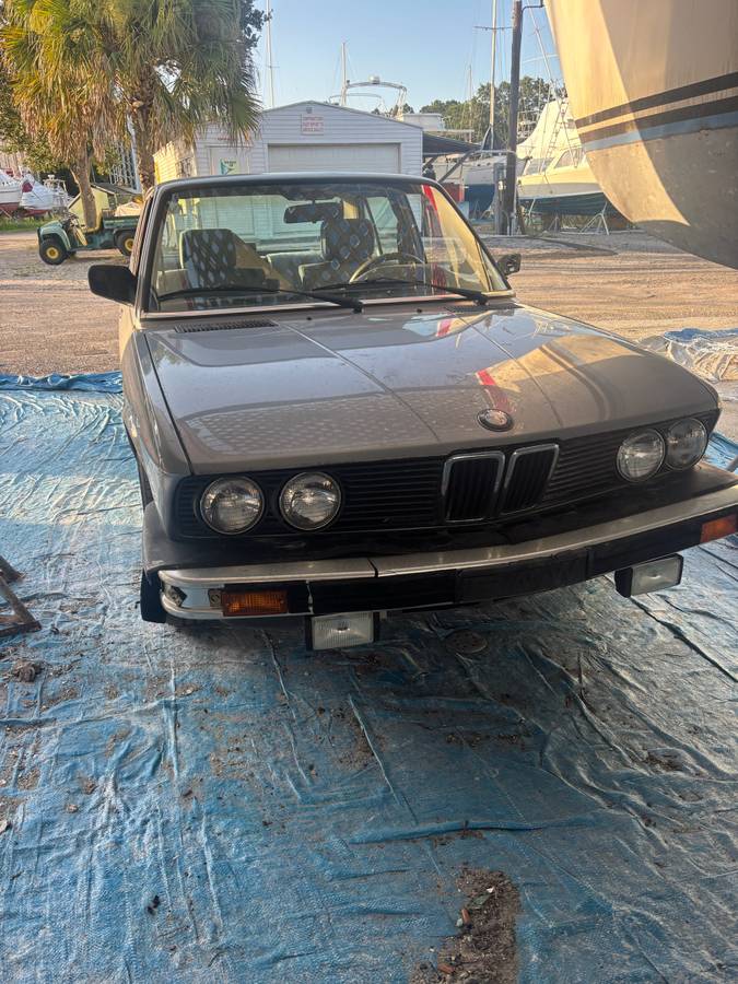 Bmw-528i-1988-grey