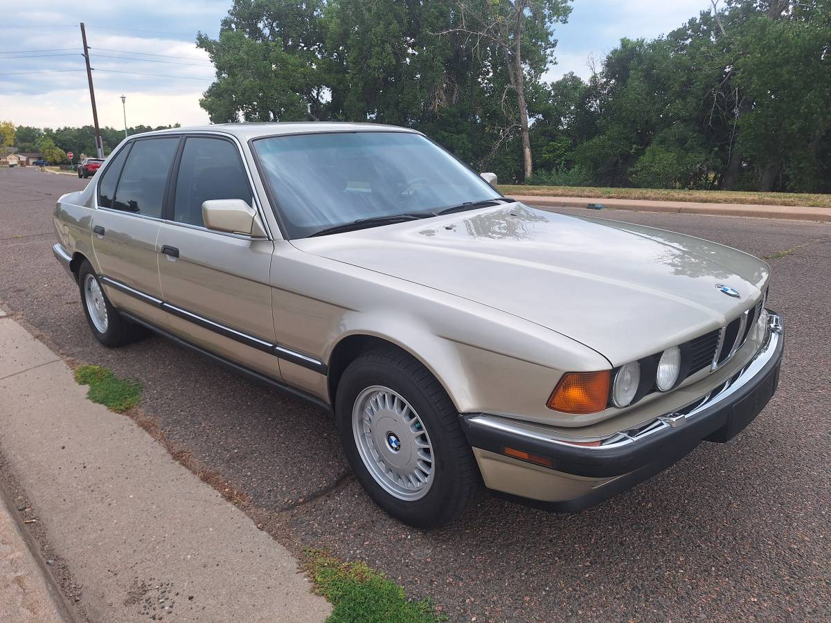 Bmw-735-il-e32-1990