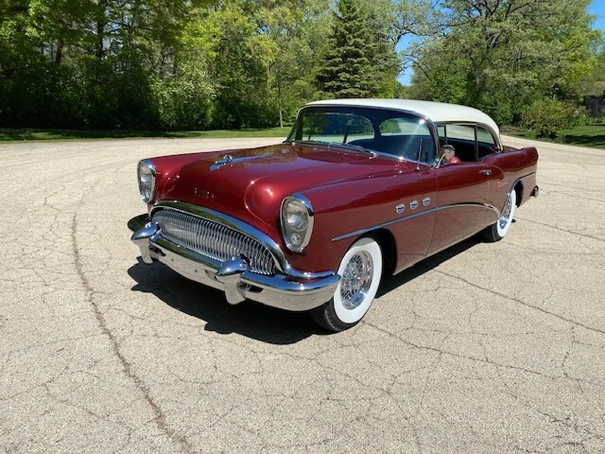 Buick-46c-1954-Maroon-Black-And-Maroon