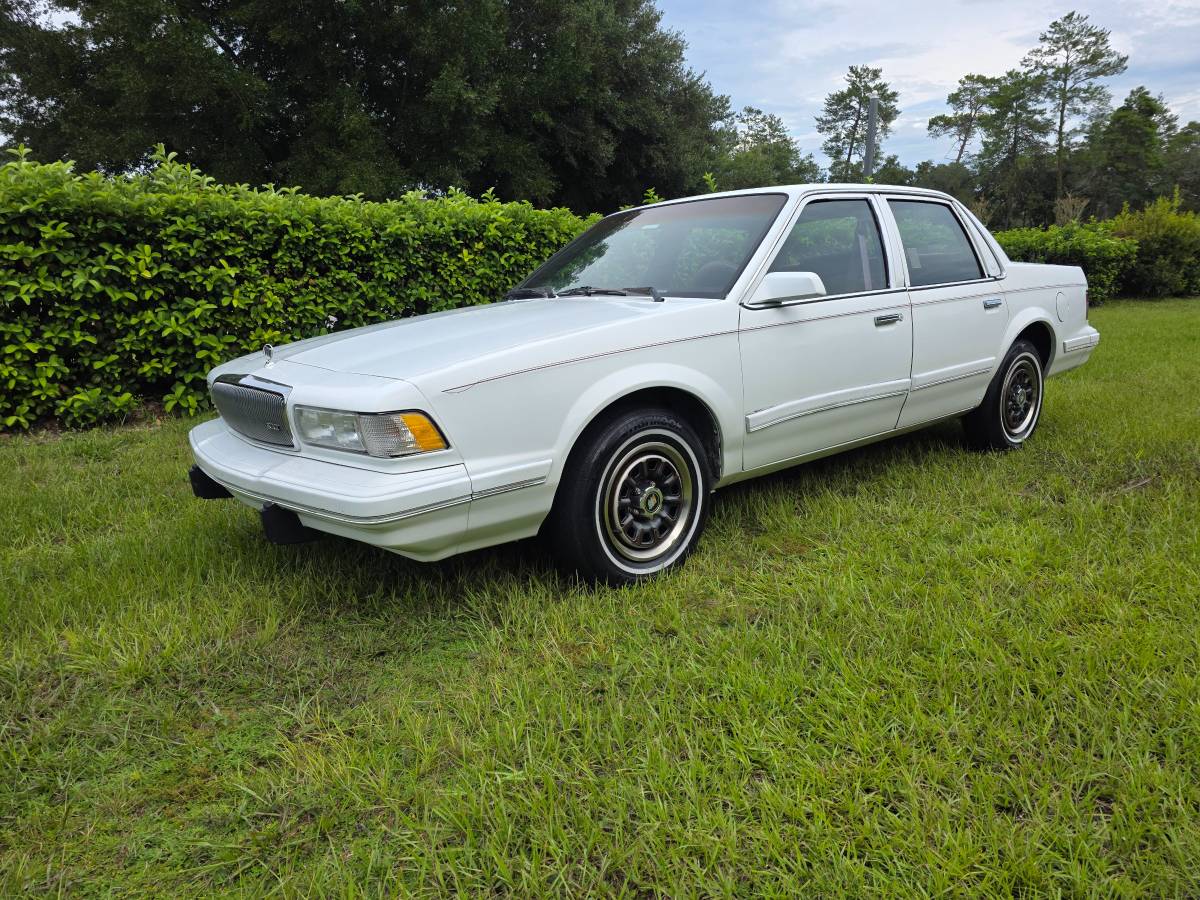 Buick-Century-custom-1995-White